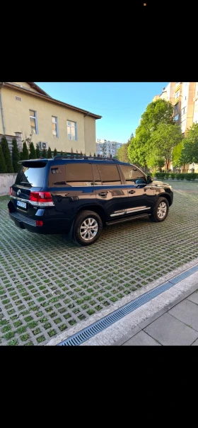 Toyota Land cruiser 5.7 - 91000 € / 177980.53 лв. - 54082300 6 | Car24.bg Toyota Land cruiser 5.7 - 91000 € / 177980.53 лв. - 54082300 6
