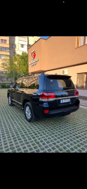 Toyota Land cruiser 5.7 - 91000 € / 177980.53 лв. - 54082300 4 | Car24.bg Toyota Land cruiser 5.7 - 91000 € / 177980.53 лв. - 54082300 4