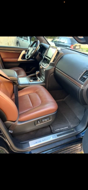 Toyota Land cruiser 5.7 - 91000 € / 177980.53 лв. - 54082300 10 | Car24.bg Toyota Land cruiser 5.7 - 91000 € / 177980.53 лв. - 54082300 10