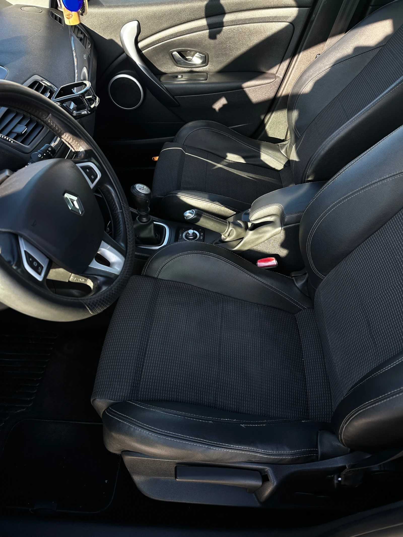 Renault Megane GT-Line 1.5dci - изображение 8 | Auto.bg Renault Megane GT-Line 1.5dci - изображение 8