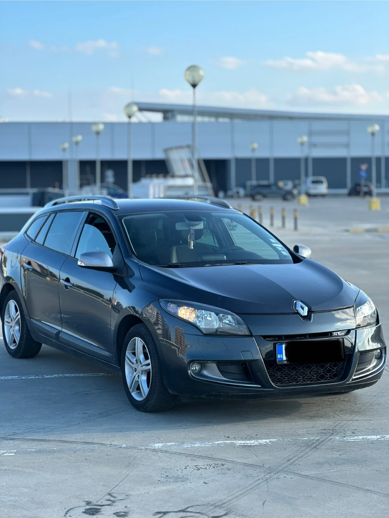 Renault Megane GT-Line 1.5dci - изображение 3 | Auto.bg Renault Megane GT-Line 1.5dci - изображение 3