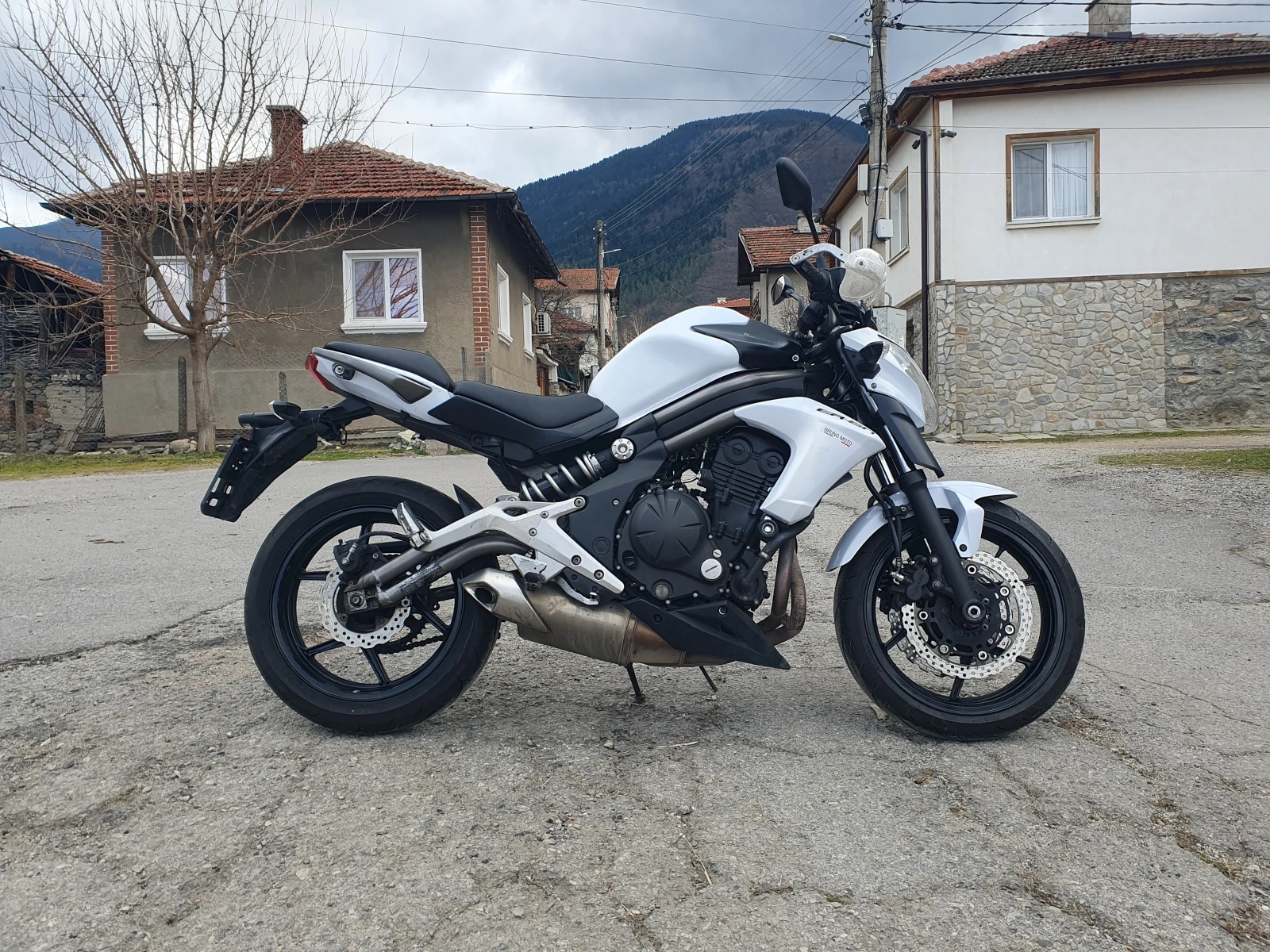 Kawasaki ER 6N 650i 2013год. | Auto.bg — изображение 1 Kawasaki ER 6N 650i 2013год. | Auto.bg — изображение 1