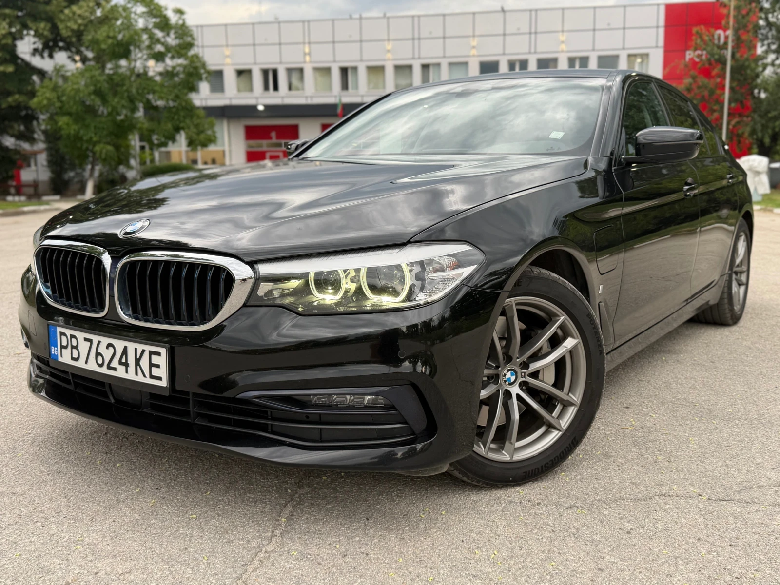 BMW 530E Серв.история хибрид топ | Auto.bg — изображение 1 BMW 530E Серв.история хибрид топ | Auto.bg — изображение 1