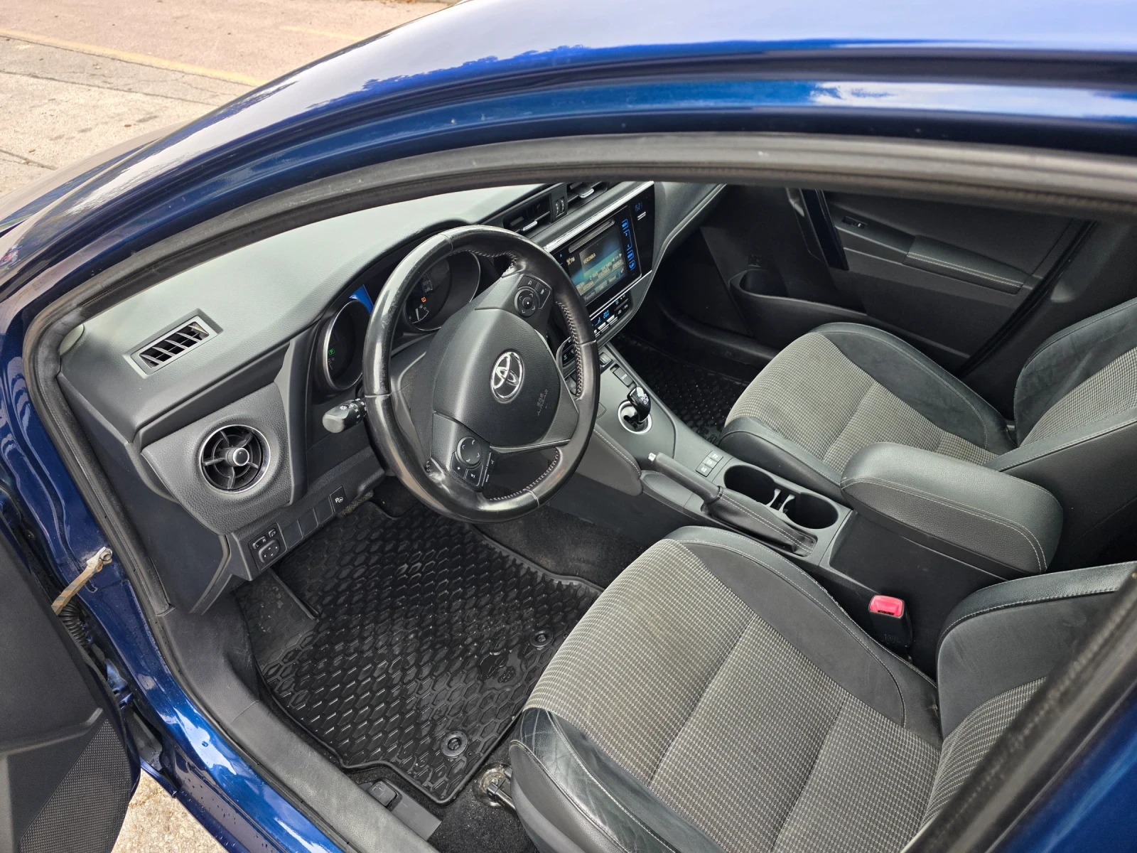 Toyota Auris Hybrid LED - изображение 6 | Auto.bg Toyota Auris Hybrid LED - изображение 6