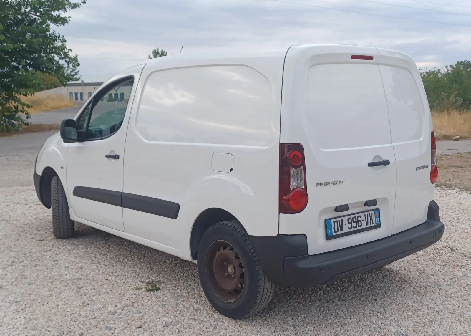 Peugeot Partner 1.6HDI - изображение 6 | Auto.bg Peugeot Partner 1.6HDI - изображение 6