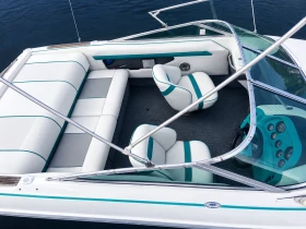 Моторна яхта Sea Ray undefined | Auto.bg — изображение 4 Моторна яхта Sea Ray undefined | Auto.bg — изображение 4