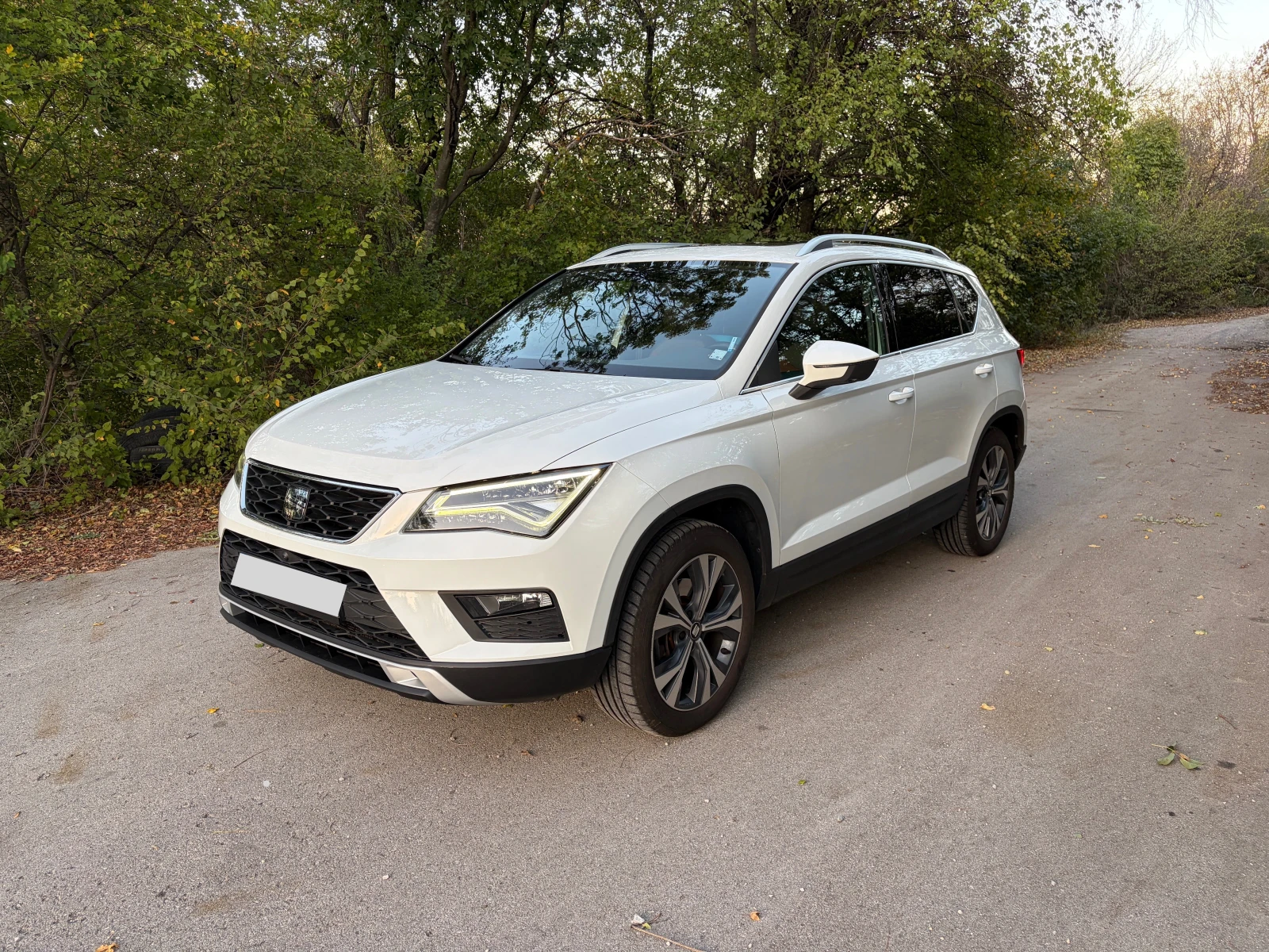 Seat Ateca 4x4 2.0TDI 190кс Xcellence ACC Панорама Теглич - изображение 2 | Auto.bg Seat Ateca 4x4 2.0TDI 190кс Xcellence ACC Панорама Теглич - изображение 2