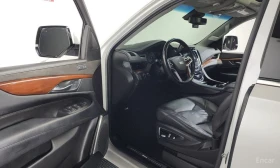 Cadillac Escalade 6.2* V8* ПОДГРЕВ* ОБДУХВАНЕ* МАСАЖ* КЕЙЛЕС* КАМЕРА | Auto.bg — изображение 5 Cadillac Escalade 6.2* V8* ПОДГРЕВ* ОБДУХВАНЕ* МАСАЖ* КЕЙЛЕС* КАМЕРА | Auto.bg — изображение 5