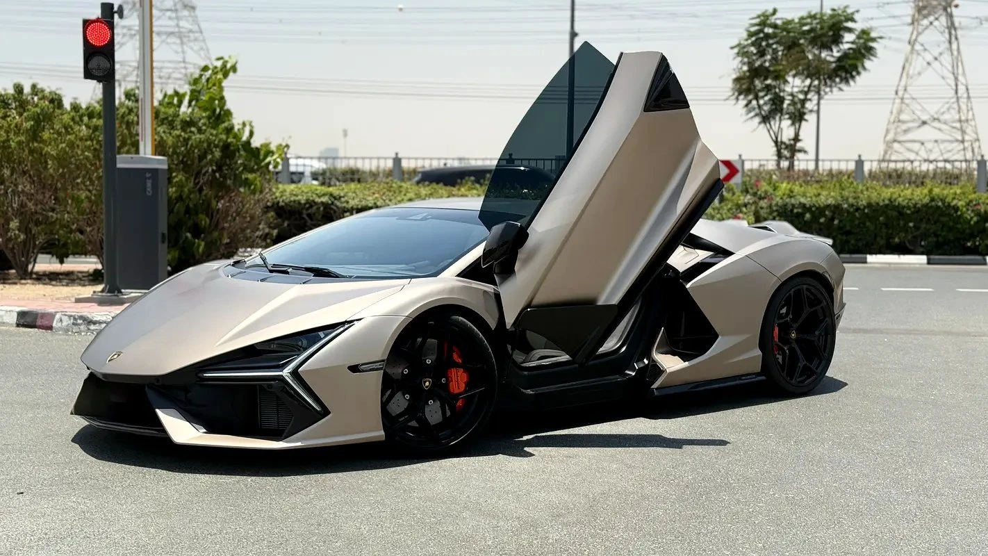 Lamborghini Revuelto 6.5 V12 HPEV / CERAMIC / CARBON | Auto.bg — изображение 1 Lamborghini Revuelto 6.5 V12 HPEV / CERAMIC / CARBON | Auto.bg — изображение 1