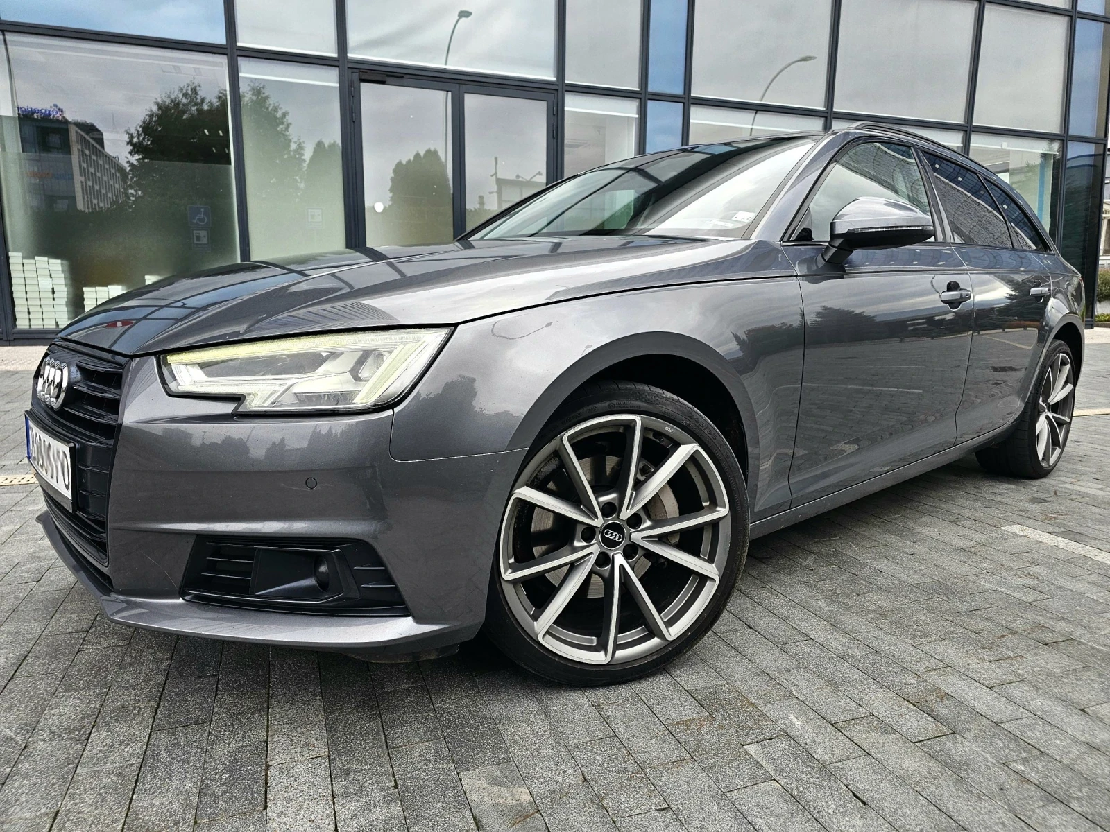 Audi A4 3.0TDI Quattro Alcantara Panorama Virtual Matrix  - изображение 4 | Auto.bg Audi A4 3.0TDI Quattro Alcantara Panorama Virtual Matrix  - изображение 4
