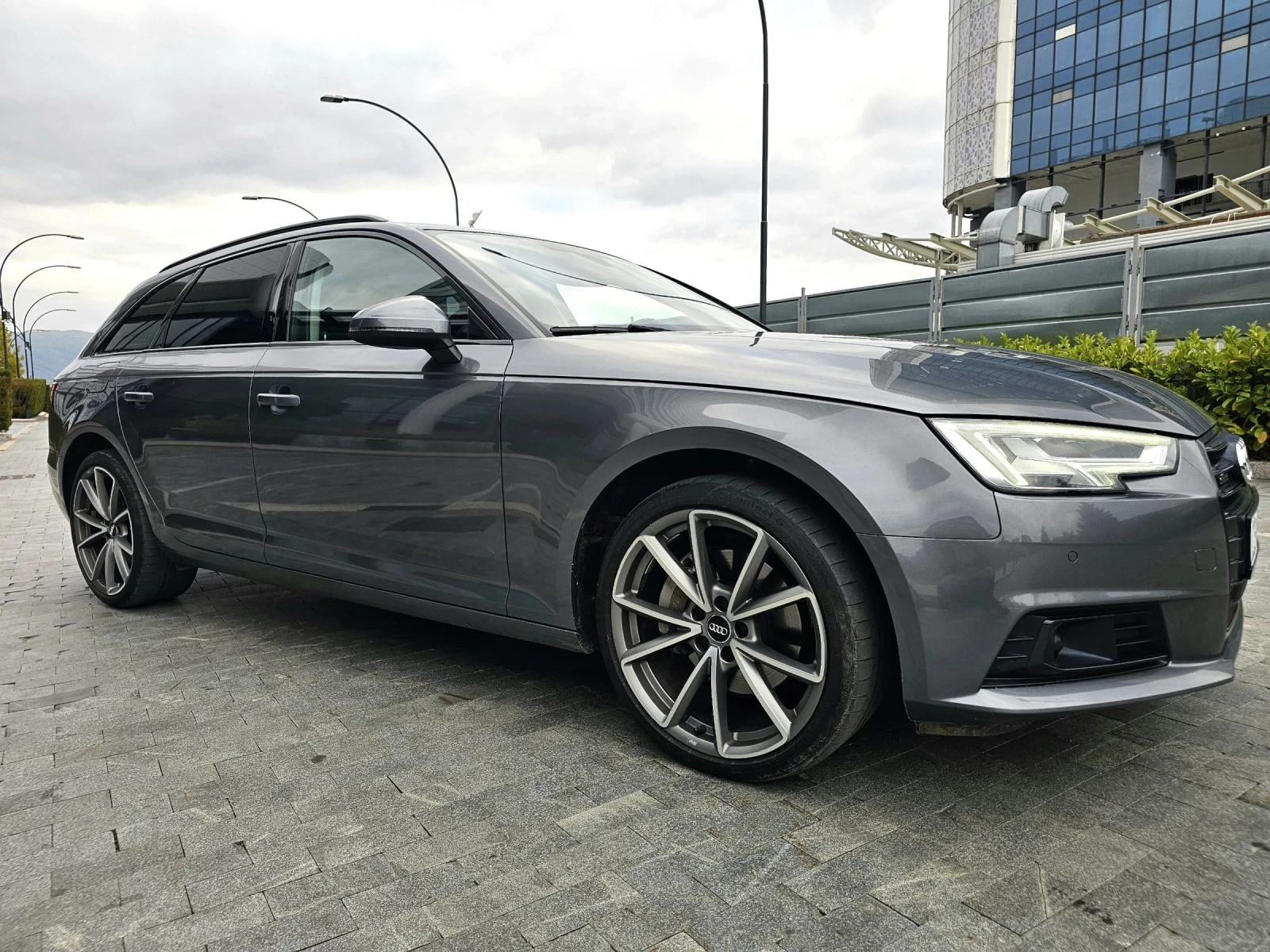 Audi A4 3.0TDI Quattro Alcantara Panorama Virtual Matrix  - изображение 3 | Auto.bg Audi A4 3.0TDI Quattro Alcantara Panorama Virtual Matrix  - изображение 3