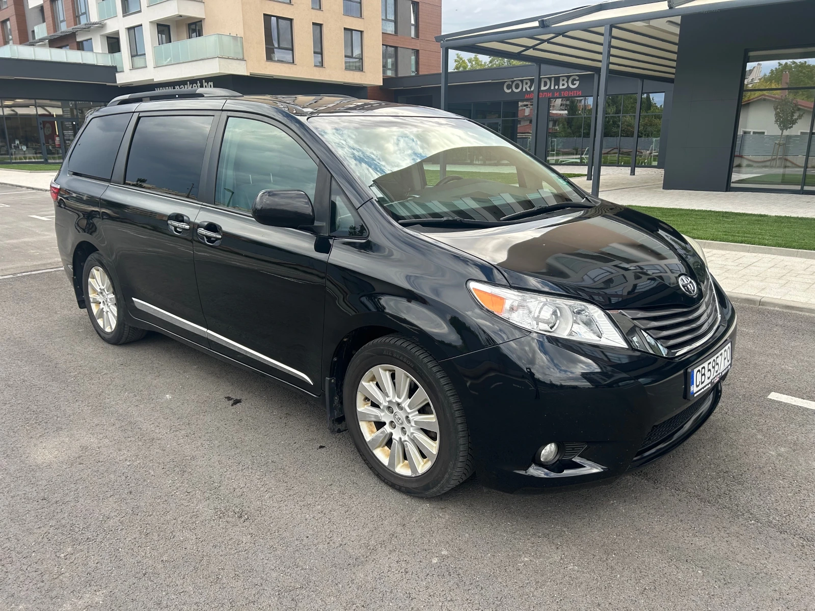 Toyota Sienna 3.5I XLE 4X4 - изображение 2 | Auto.bg Toyota Sienna 3.5I XLE 4X4 - изображение 2