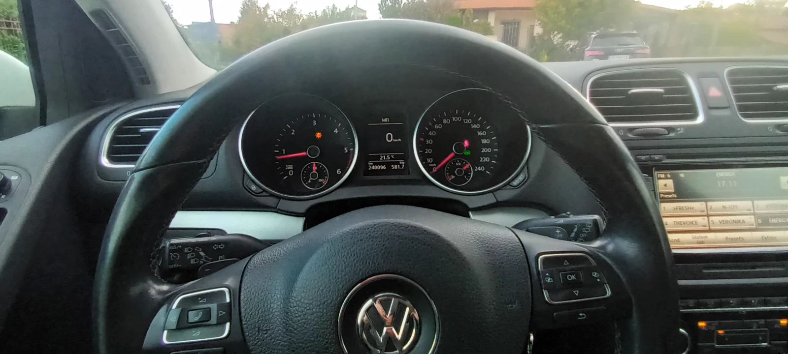 VW Golf 2.0TDI/DSG R-LINE - изображение 10 | Auto.bg VW Golf 2.0TDI/DSG R-LINE - изображение 10