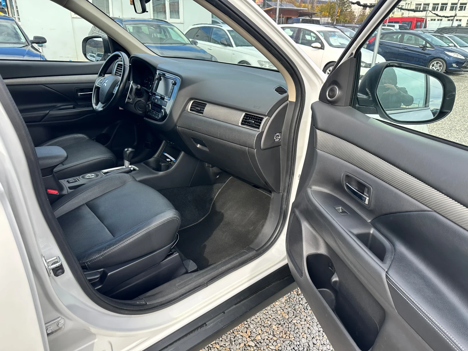 Mitsubishi Outlander 2.0 i 4x4 automat - изображение 9 | Auto.bg Mitsubishi Outlander 2.0 i 4x4 automat - изображение 9