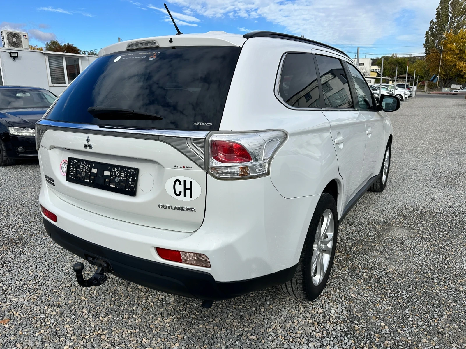 Mitsubishi Outlander 2.0 i 4x4 automat - изображение 8 | Auto.bg Mitsubishi Outlander 2.0 i 4x4 automat - изображение 8