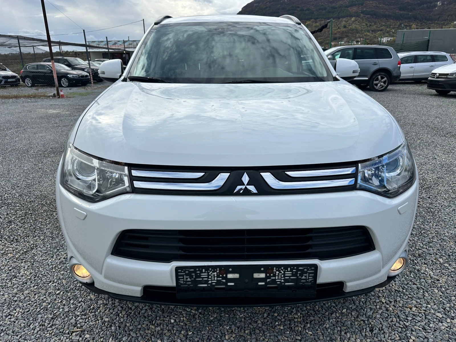 Mitsubishi Outlander 2.0 i 4x4 automat - изображение 2 | Auto.bg Mitsubishi Outlander 2.0 i 4x4 automat - изображение 2