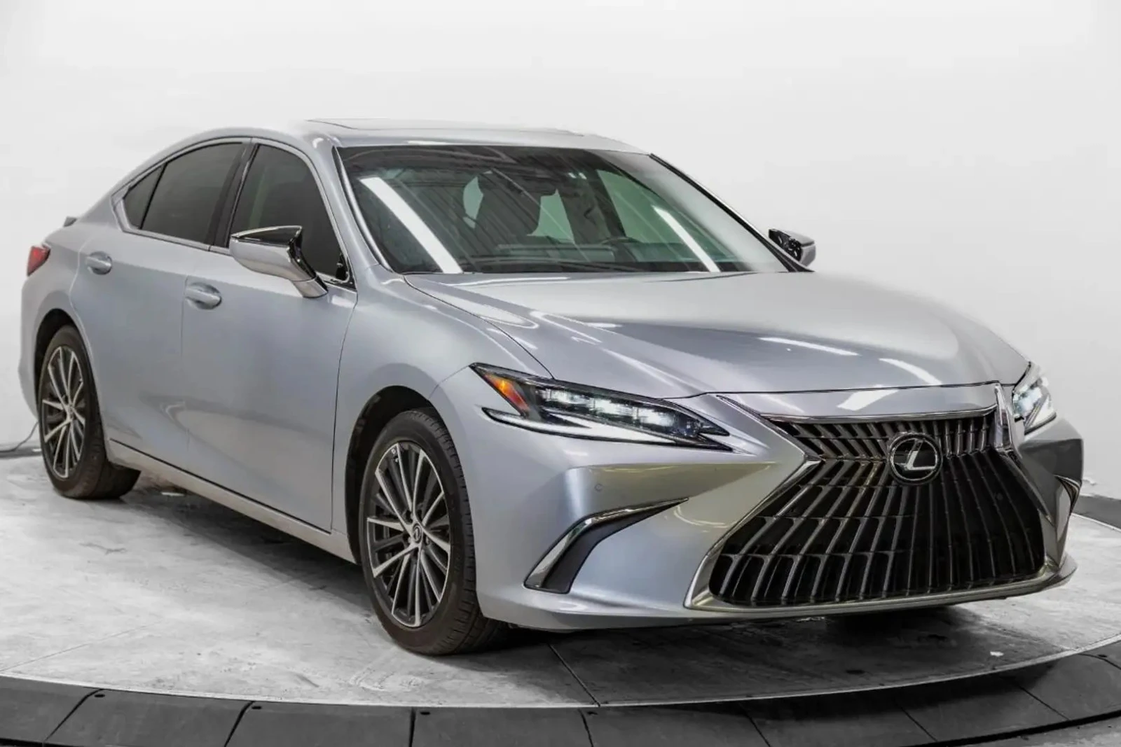 Lexus ES 300h | ОБДУХВАНЕ | ПОДГРЕВ | CARPLAY | ШИБЕДАХ | | Auto.bg — изображение 1 Lexus ES 300h | ОБДУХВАНЕ | ПОДГРЕВ | CARPLAY | ШИБЕДАХ | | Auto.bg — изображение 1