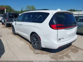 Chrysler Pacifica 3.6l Touring L - 14800 € / 28946.28 лв. - 35873926 3 | Car24.bg Chrysler Pacifica 3.6l Touring L - 14800 € / 28946.28 лв. - 35873926 3