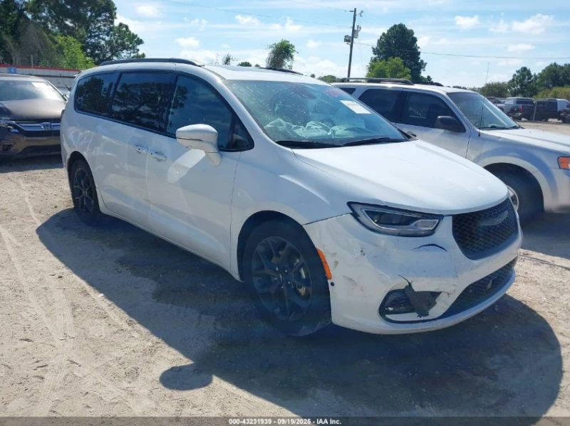 Chrysler Pacifica 3.6l Touring L - 14800 € / 28946.28 лв. - 35873926 1 | Car24.bg Chrysler Pacifica 3.6l Touring L - 14800 € / 28946.28 лв. - 35873926 1