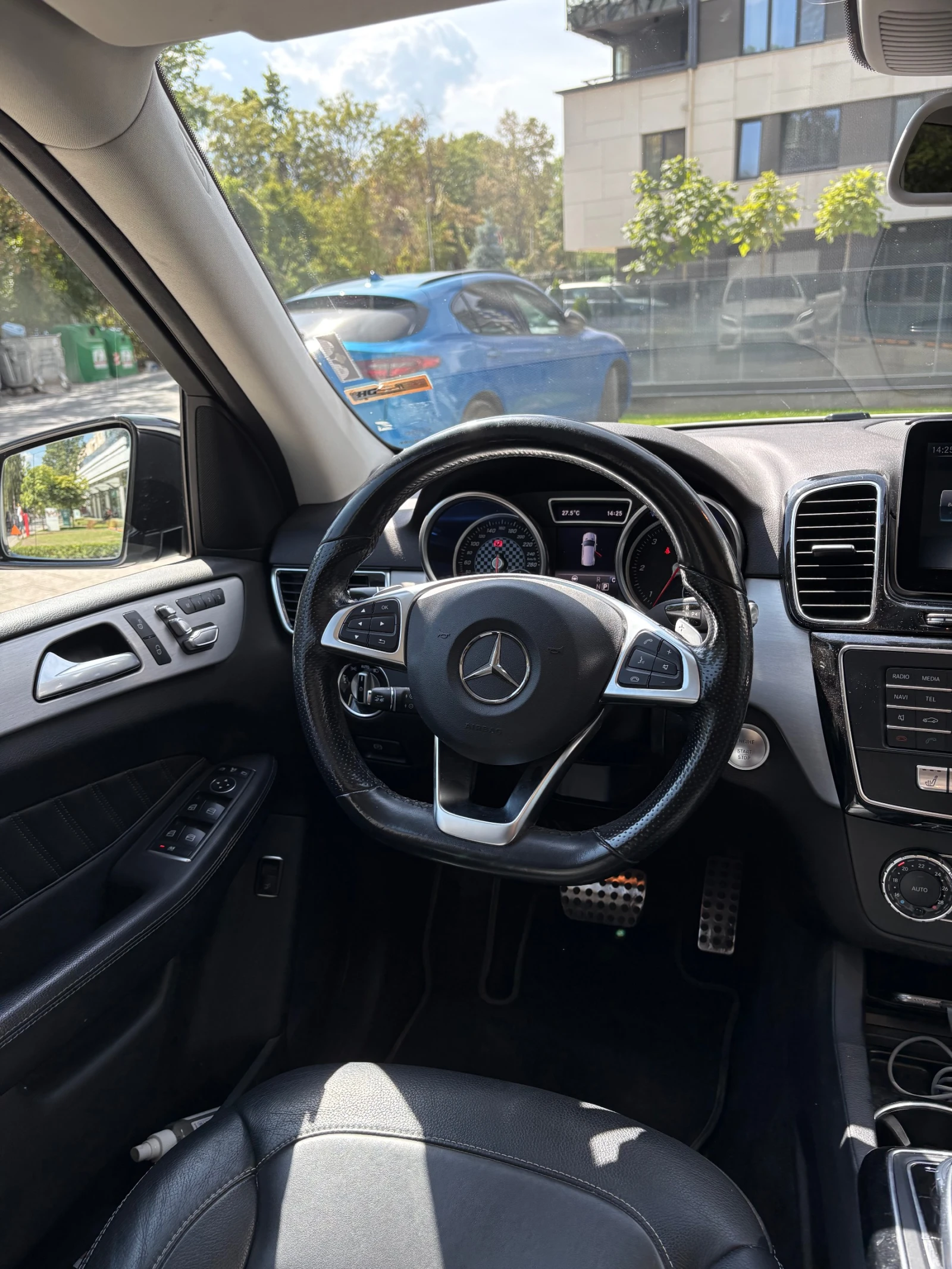 Mercedes-Benz GLE 350 9G* 180CAM* WHITE-PEARL* AMG-PACK - изображение 8 | Auto.bg Mercedes-Benz GLE 350 9G* 180CAM* WHITE-PEARL* AMG-PACK - изображение 8