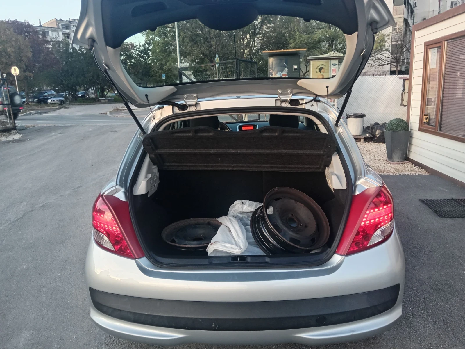 Peugeot 207 1.4i-95к.с. - изображение 9 | Auto.bg Peugeot 207 1.4i-95к.с. - изображение 9