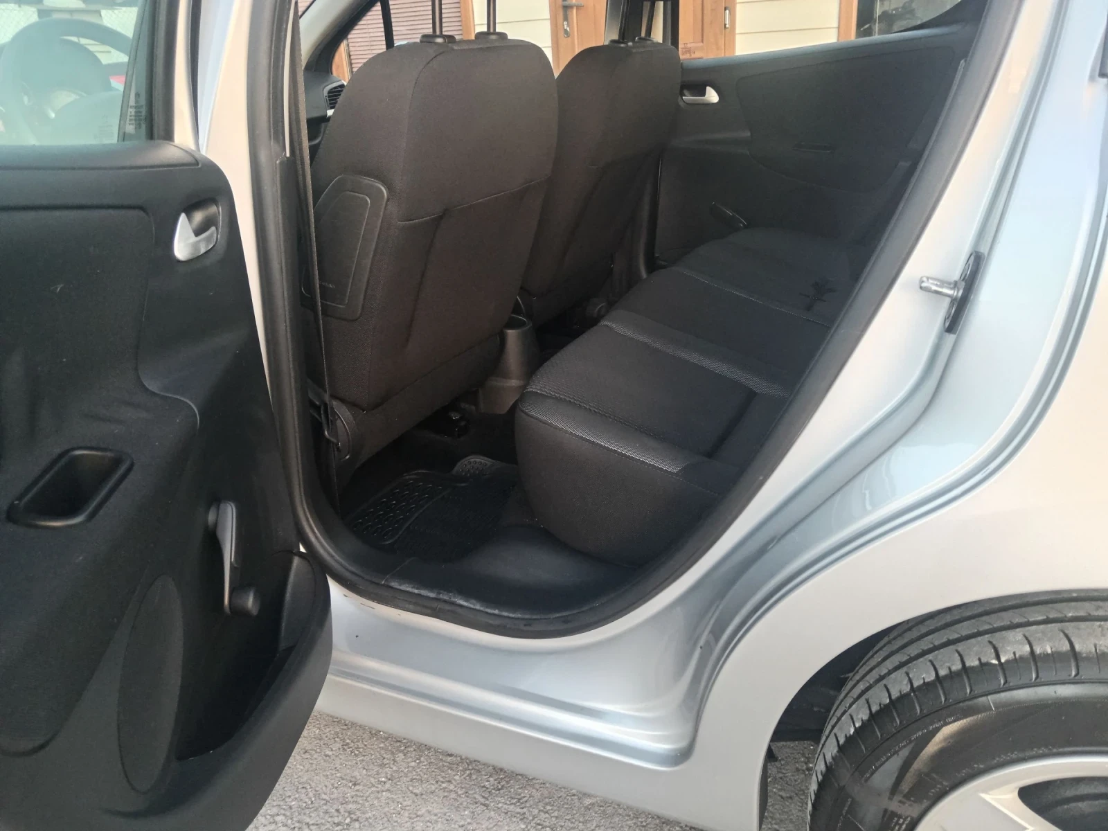 Peugeot 207 1.4i-95к.с. - изображение 10 | Auto.bg Peugeot 207 1.4i-95к.с. - изображение 10