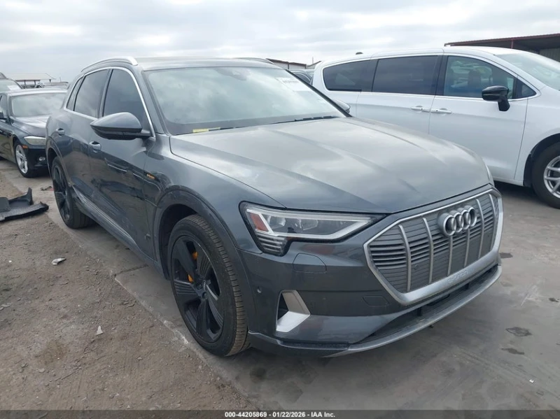 Audi E-Tron Premium Plus - 16800 € / 32857.94 лв. - 76081035 1 | Car24.bg Audi E-Tron Premium Plus - 16800 € / 32857.94 лв. - 76081035 1
