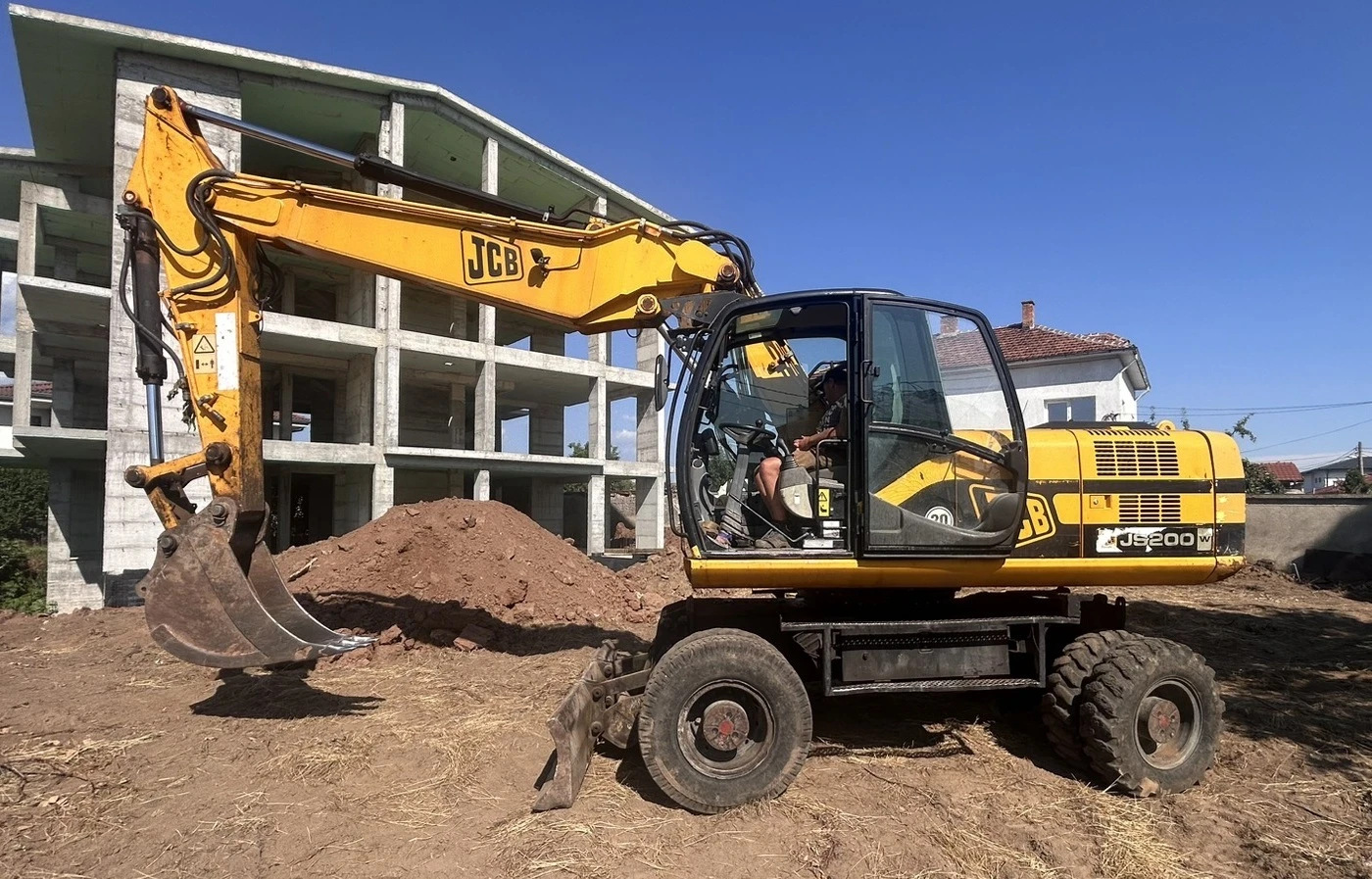 Багер JCB JS200W | Auto.bg — изображение 1 Багер JCB JS200W | Auto.bg — изображение 1