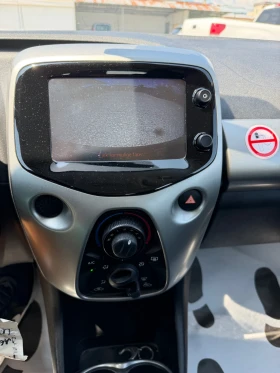 Toyota Aygo 1.0i/70hp/NAVI/CABRIO/ | Auto.bg — изображение 8 Toyota Aygo 1.0i/70hp/NAVI/CABRIO/ | Auto.bg — изображение 8