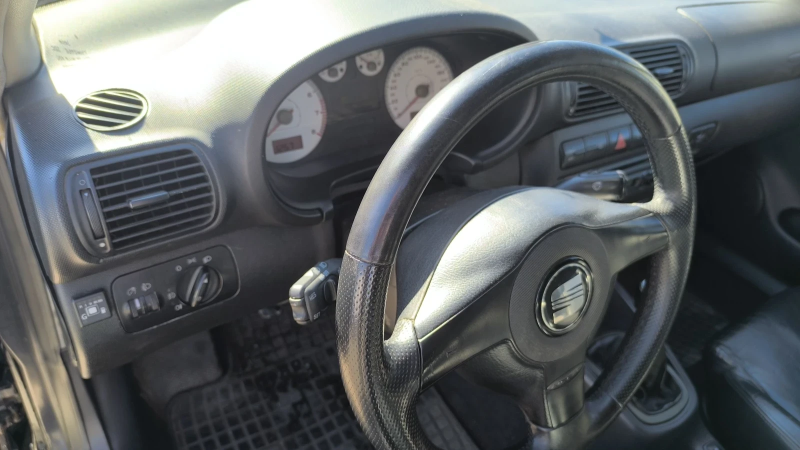 Seat Leon Leon FR 1.8 turbo 4x4  - изображение 10 | Auto.bg Seat Leon Leon FR 1.8 turbo 4x4  - изображение 10