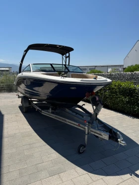 Моторна яхта Sea Ray