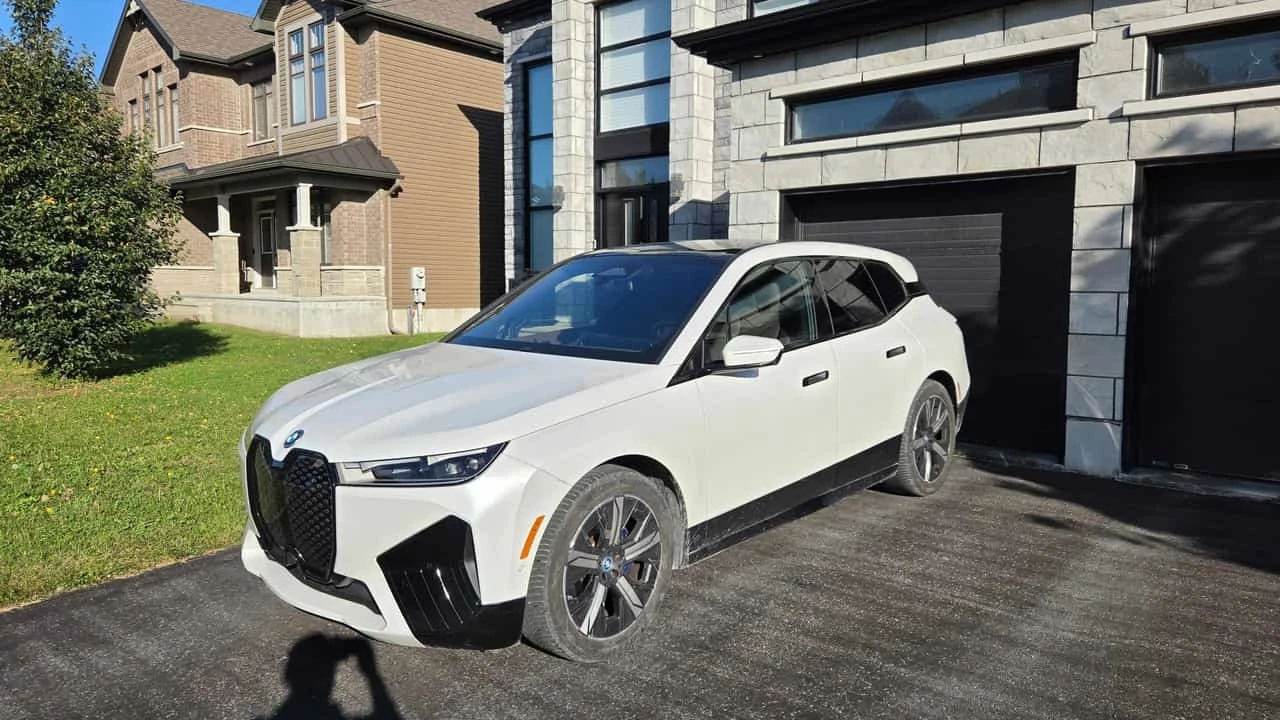 BMW iX xDrive50 | ГЛАВНО ПРЕДСТАВИТЕЛСТВО НА BMW | Auto.bg — изображение 1 BMW iX xDrive50 | ГЛАВНО ПРЕДСТАВИТЕЛСТВО НА BMW | Auto.bg — изображение 1