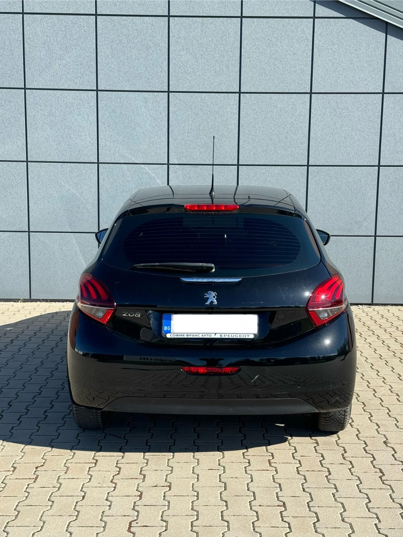Peugeot 208 1.2 PureTech - изображение 4 | Auto.bg Peugeot 208 1.2 PureTech - изображение 4