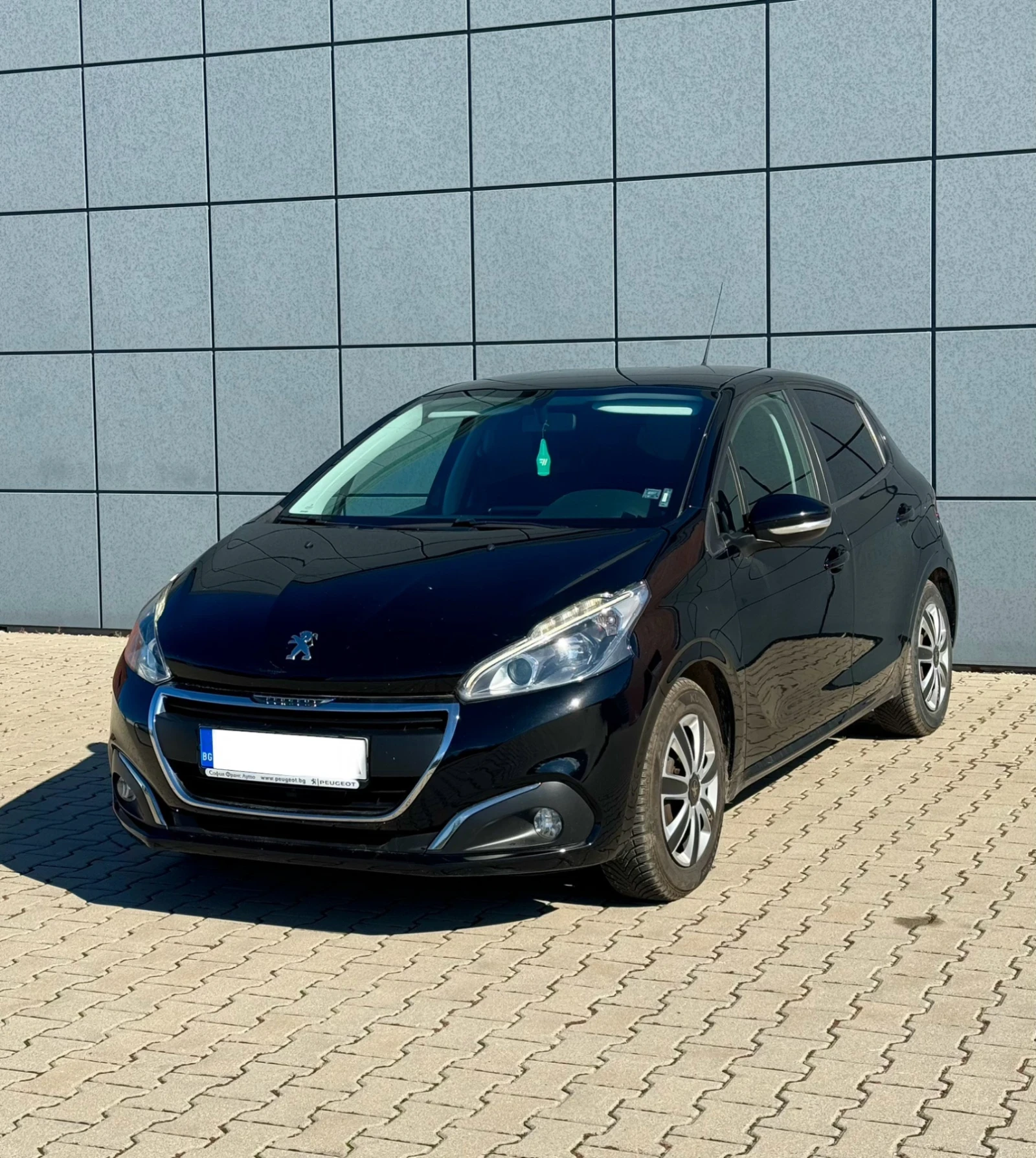 Peugeot 208 1.2 PureTech - изображение 2 | Auto.bg Peugeot 208 1.2 PureTech - изображение 2