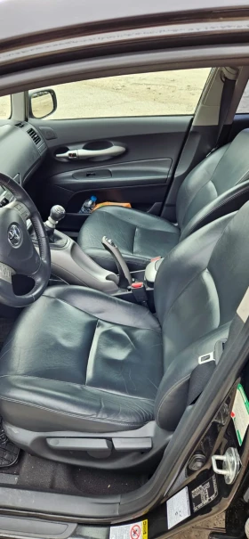 Toyota Auris Keyless, клима, подгрев - 3500 € / 6845.40 лв. - 69458359 11 | Car24.bg Toyota Auris Keyless, клима, подгрев - 3500 € / 6845.40 лв. - 69458359 11