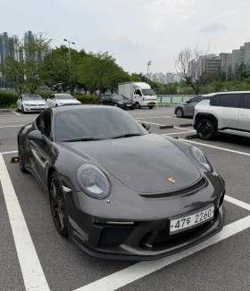 Porsche 911 911 CARRERA 4 GTS
