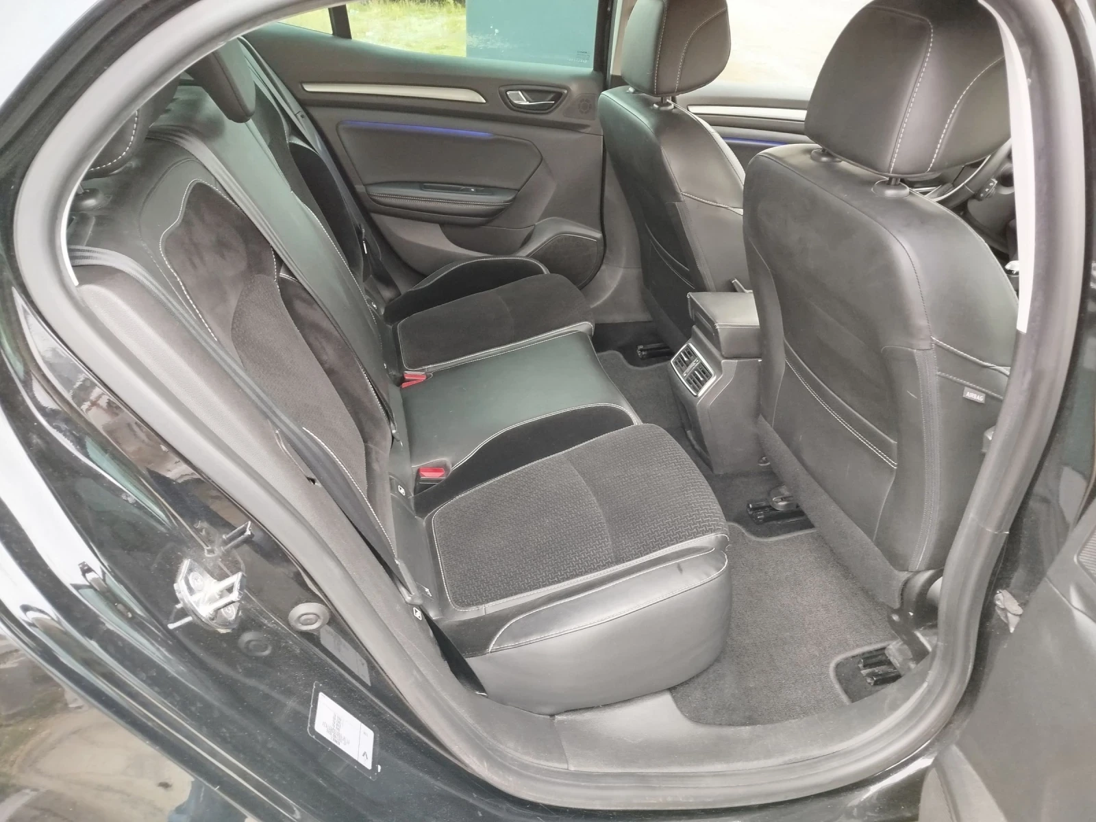 Renault Megane INTENSE, FULL -124хил.км. - изображение 10 | Auto.bg Renault Megane INTENSE, FULL -124хил.км. - изображение 10