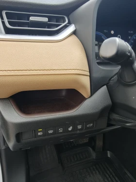 Toyota Rav4 2.5 Hybrid AWD-i Luxury | Auto.bg — изображение 9 Toyota Rav4 2.5 Hybrid AWD-i Luxury | Auto.bg — изображение 9