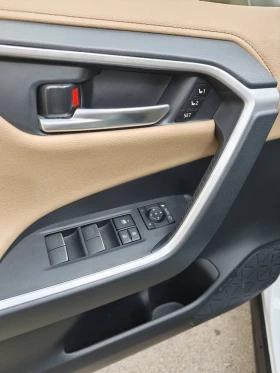 Toyota Rav4 2.5 Hybrid AWD-i Luxury | Auto.bg — изображение 11 Toyota Rav4 2.5 Hybrid AWD-i Luxury | Auto.bg — изображение 11