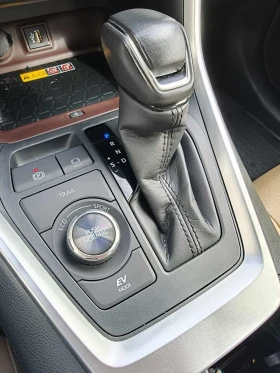 Toyota Rav4 2.5 Hybrid AWD-i Luxury | Auto.bg — изображение 14 Toyota Rav4 2.5 Hybrid AWD-i Luxury | Auto.bg — изображение 14