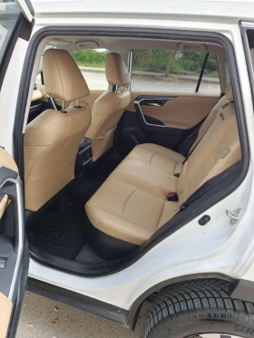 Toyota Rav4 2.5 Hybrid AWD-i Luxury | Auto.bg — изображение 7 Toyota Rav4 2.5 Hybrid AWD-i Luxury | Auto.bg — изображение 7