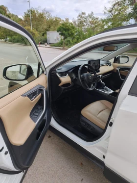 Toyota Rav4 2.5 Hybrid AWD-i Luxury | Auto.bg — изображение 10 Toyota Rav4 2.5 Hybrid AWD-i Luxury | Auto.bg — изображение 10