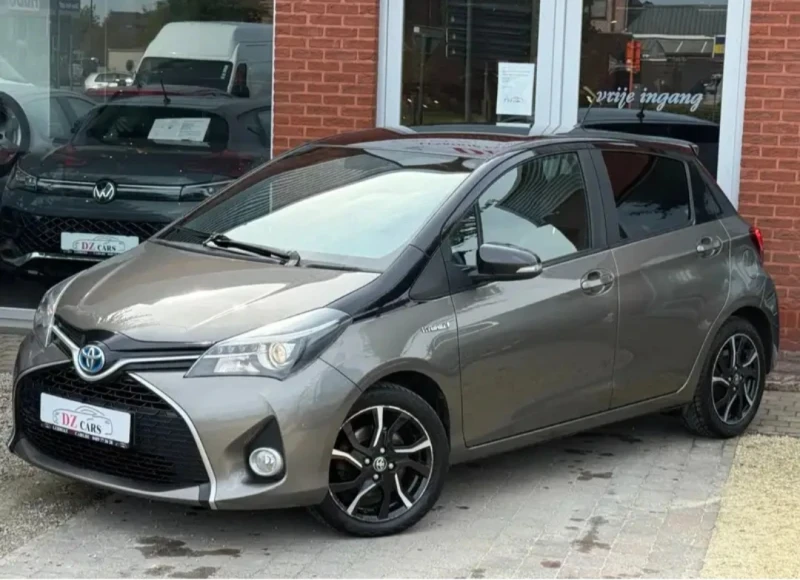 Toyota Yaris HYBRID TWO-TONE - 8999 € - 92989046 1 | Car24.bg Toyota Yaris HYBRID TWO-TONE - 8999 € - 92989046 1