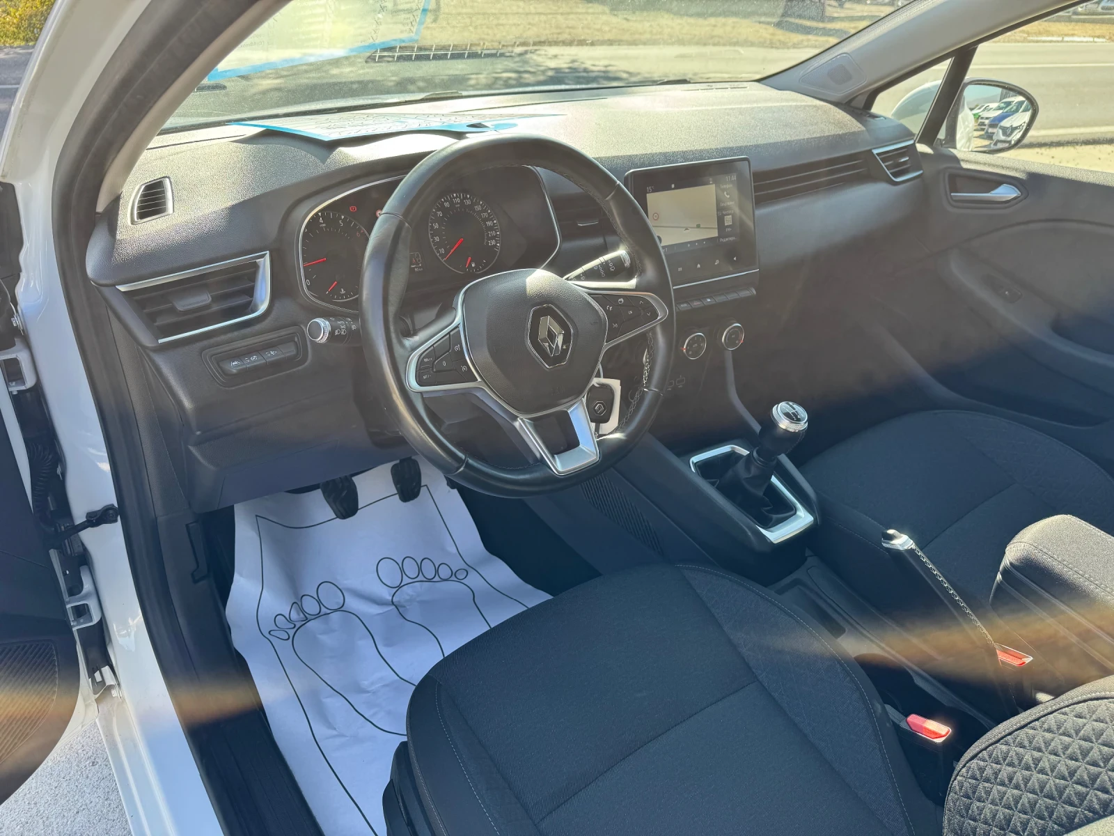 Renault Clio 1.0 T evro 6 - изображение 8 | Auto.bg Renault Clio 1.0 T evro 6 - изображение 8