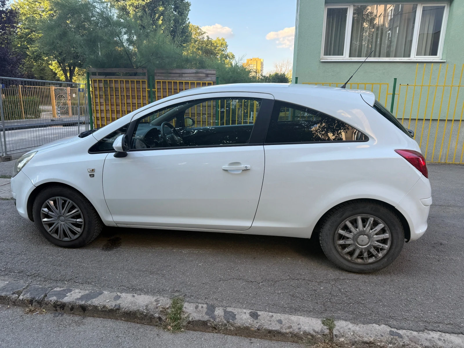 Opel Corsa 1.0 65 к.с. бензин - изображение 3 | Auto.bg Opel Corsa 1.0 65 к.с. бензин - изображение 3