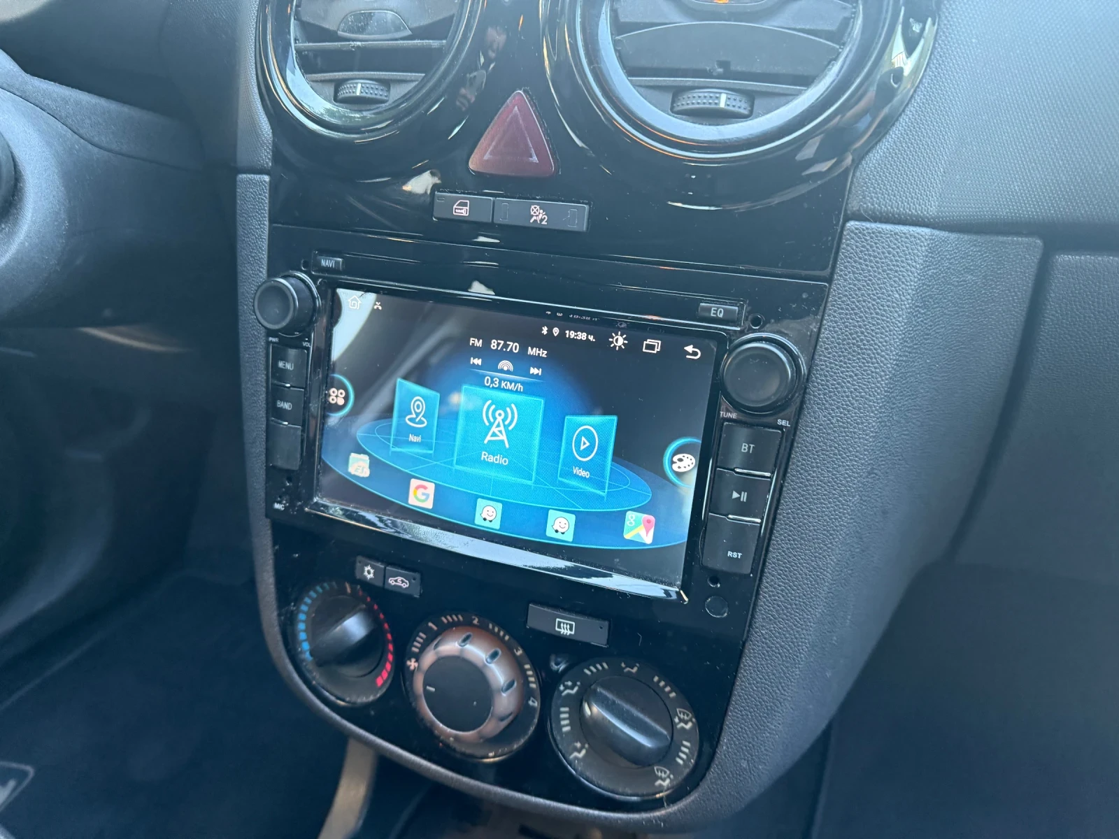 Opel Corsa 1.0 65 к.с. бензин - изображение 7 | Auto.bg Opel Corsa 1.0 65 к.с. бензин - изображение 7