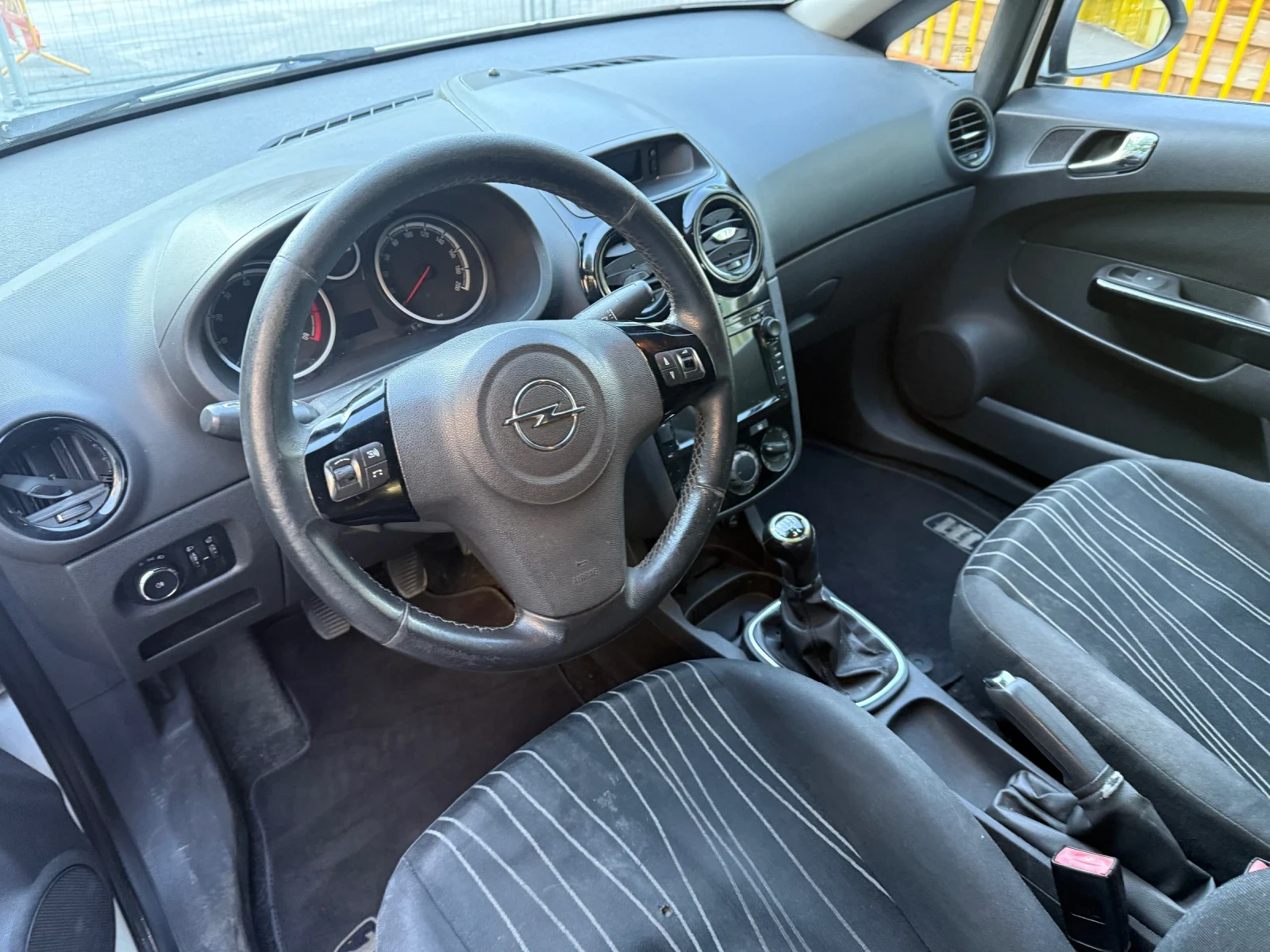 Opel Corsa 1.0 65 к.с. бензин - изображение 5 | Auto.bg Opel Corsa 1.0 65 к.с. бензин - изображение 5