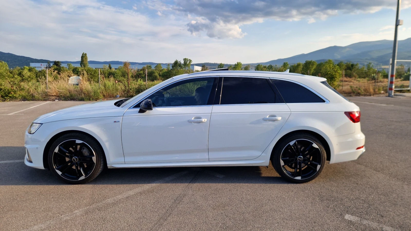 Audi A4 2.0TDI 190 S-line Matrix Facelift  - изображение 5 | Auto.bg Audi A4 2.0TDI 190 S-line Matrix Facelift  - изображение 5