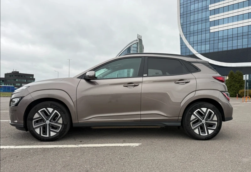 Hyundai Kona 42 kWh Facelift Термопомпа - 38800 лв. / 19838.12 € - 81980231 1 | Car24.bg Hyundai Kona 42 kWh Facelift Термопомпа - 38800 лв. / 19838.12 € - 81980231 1