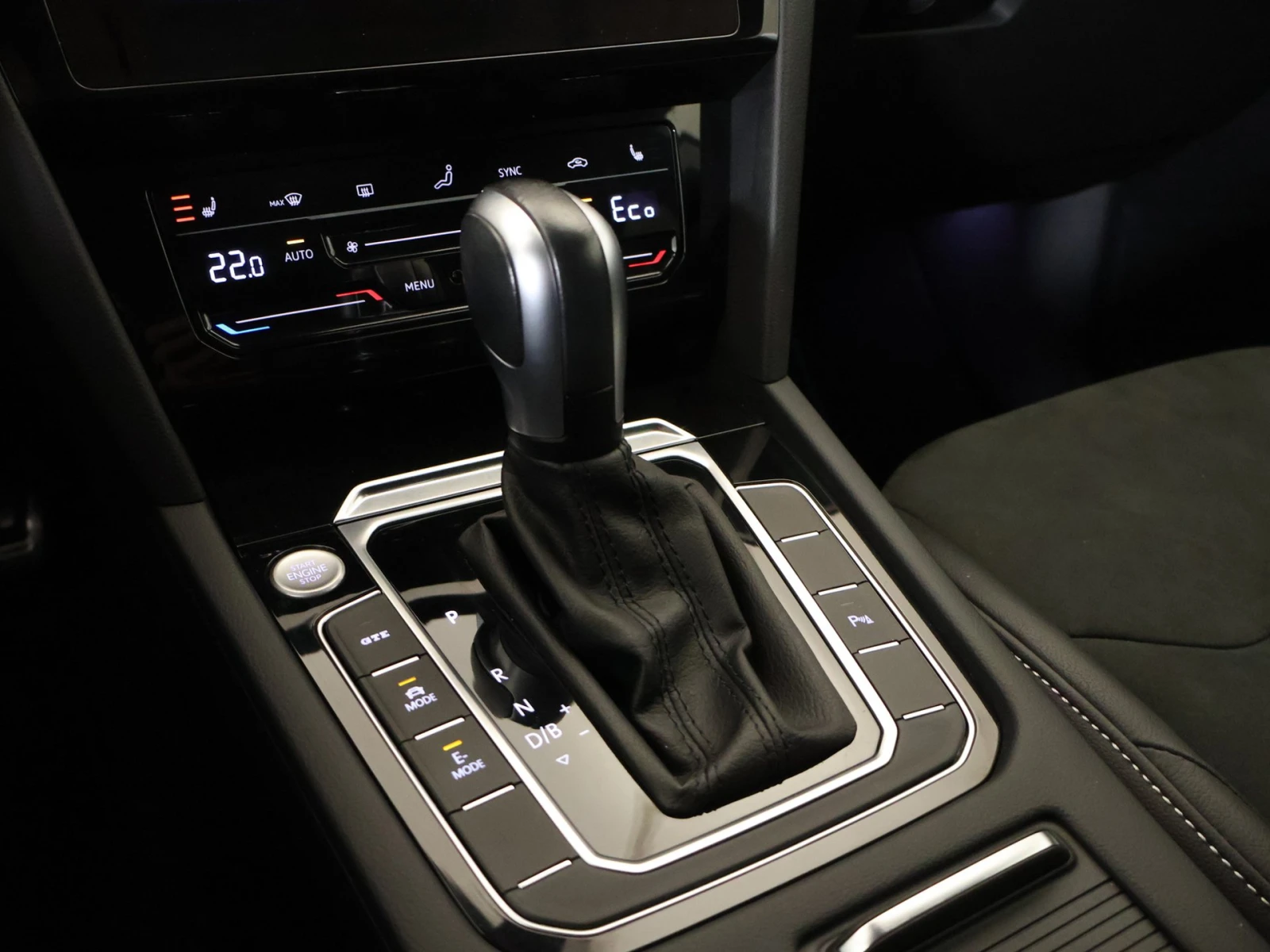 VW Arteon  Elegance Business - Хибрид  - изображение 10 | Auto.bg VW Arteon  Elegance Business - Хибрид  - изображение 10